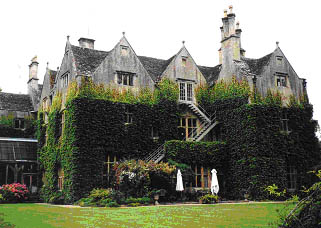 �s��ȑ����̎�̊قł���wBibury Court�x